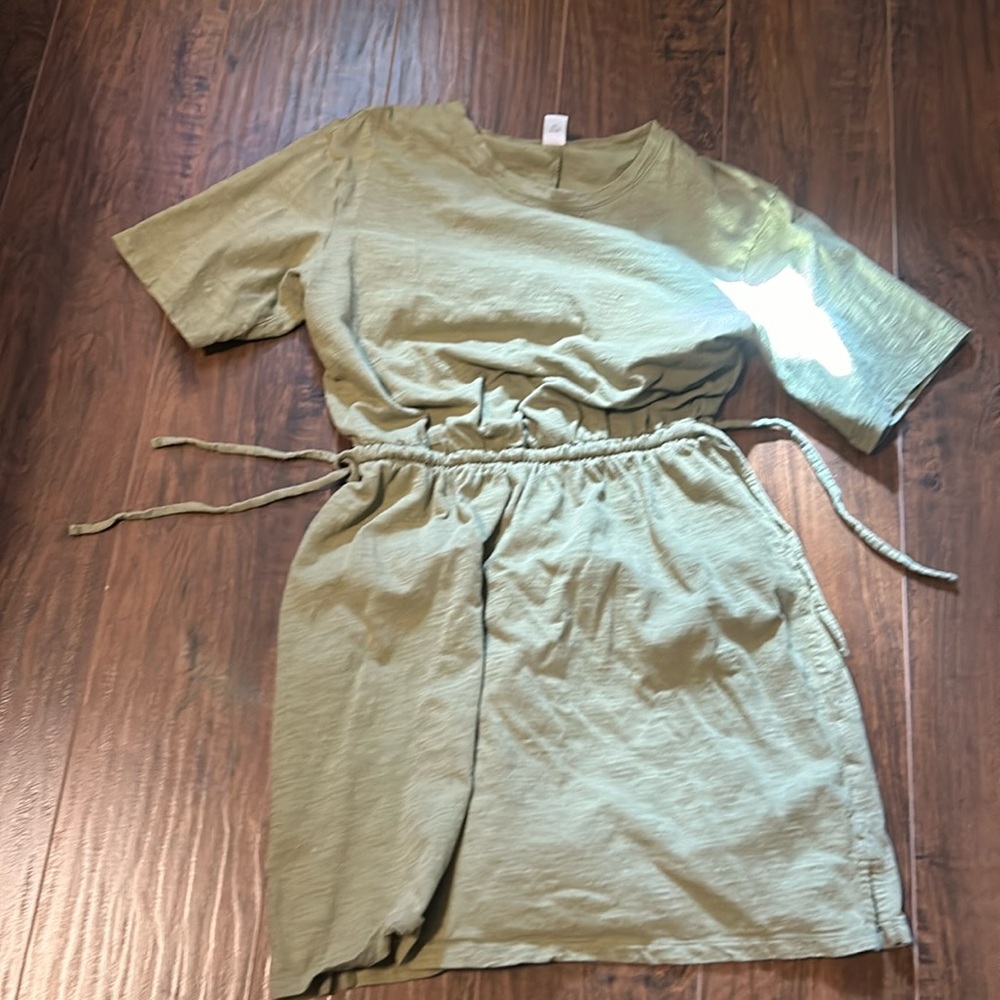 XS tie waist T-shirt dress from old navy..